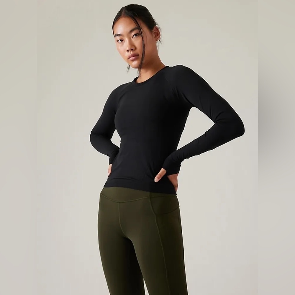NWT Athleta Momentum Seamless Sport Length Top, black, size large